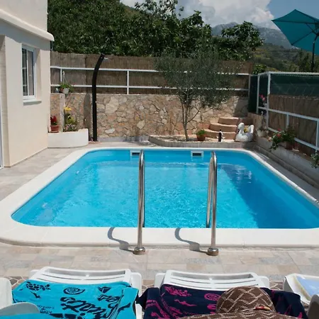 With Pool Split Vibe