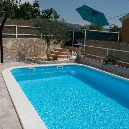 With Pool Split Vibe Apartamento Solin