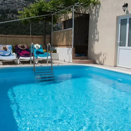 With Pool Split Vibe