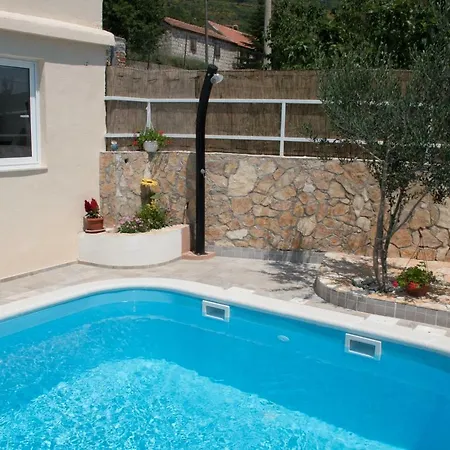 With Pool Split Vibe