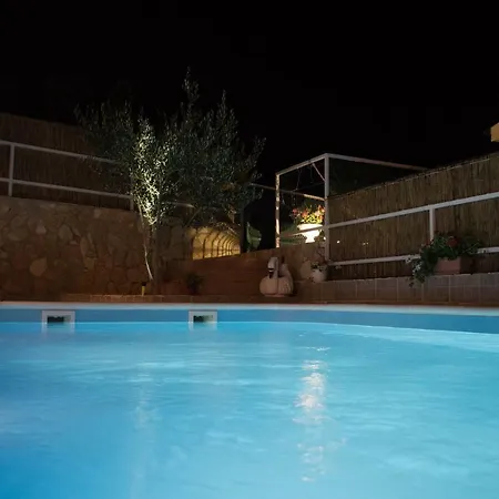 Apartamento With Pool Split Vibe Solin