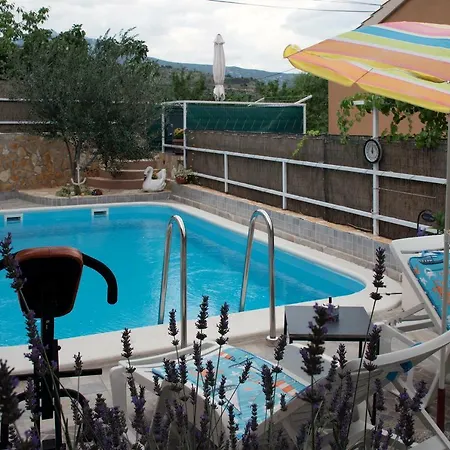 With Pool Split Vibe * Solin