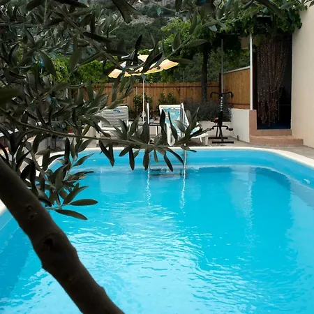Apartamento With Pool Split Vibe